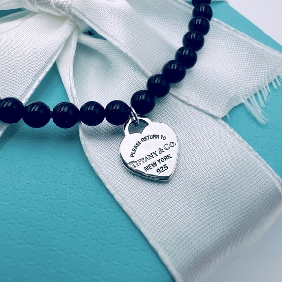 Return to Tiffany & Co. Heart Charm Onyx 4 mm Bead Bracelet with Packaging - Picture 4 of 13